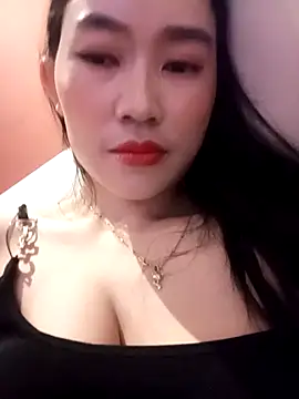 Snapshot of besa4 chatting on December 18, 2025, 2:12 pm besa4 online show from December 18, 2025, 2:12 pm