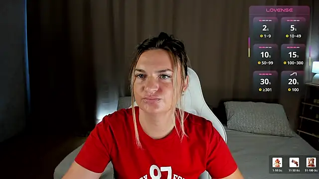 Snapshot of Marie_Ellie chatting on June 15, 2026, 2:03 am Marie Ellie online show from June 15, 2026, 2:03 am