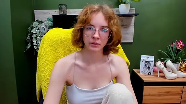 juicyPenny online show from October 20, 2025, 6:14 am