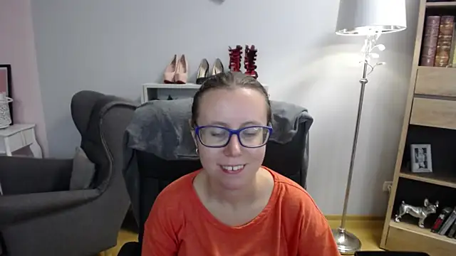 Snapshot of sweetxLizzy chatting on October 7, 2025, 4:31 am sweetxLizzy online show from October 7, 2025, 4:31 am
