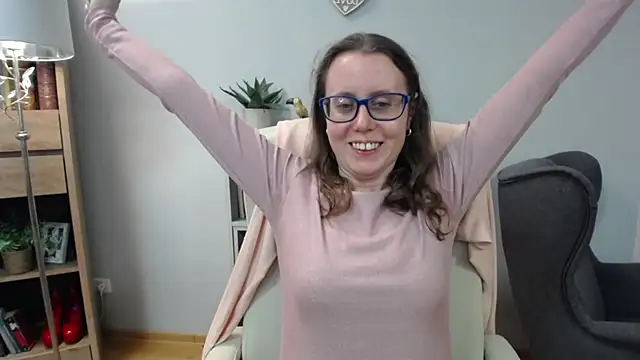 sweetxLizzy online show from April 14, 2026, 4:40 am