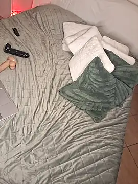 milfevapeccato online show from September 10, 2025, 2:39 pm