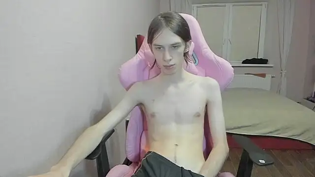 eleganc3 online show from November 15, 2025, 8:49 pm