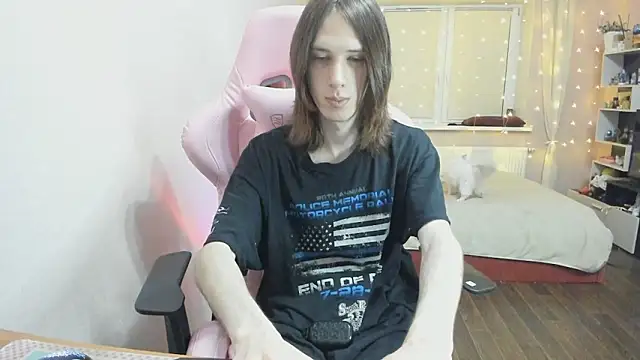 eleganc3 online show from February 2, 2026, 6:28 pm