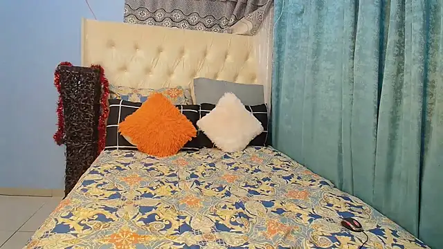 Violettx25 online show from November 18, 2025, 8:24 pm