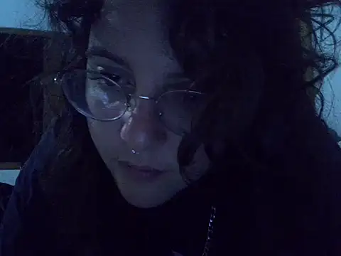 Snapshot of Blue_Liz chatting on December 17, 2025, 1:11 am Blue Liz online show from December 17, 2025, 1:11 am