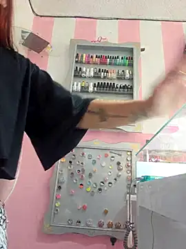 Snapshot of sandy_y chatting on November 12, 2025, 4:18 pm sandy y online show from November 12, 2025, 4:18 pm