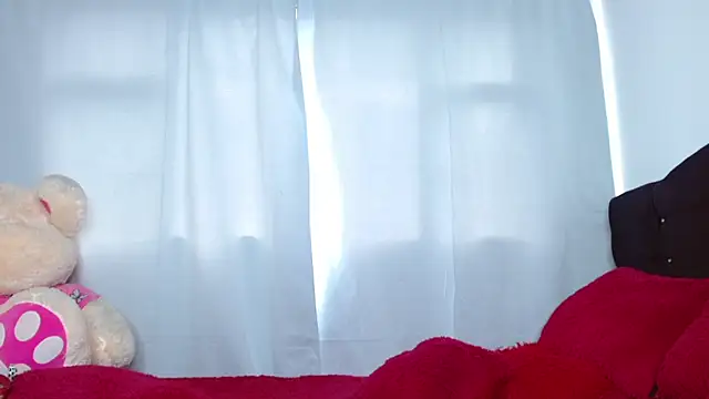 Charlothe Wright online show from October 1, 2025, 5:52 pm