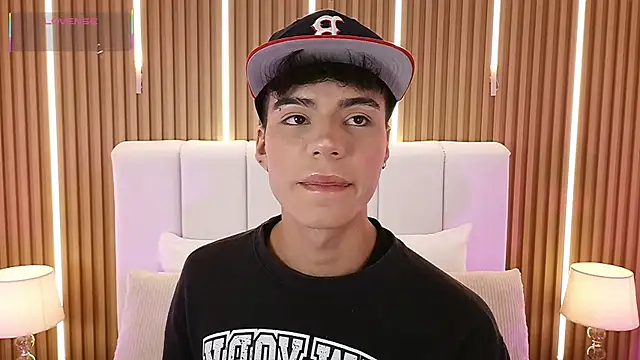 Dulcey  online show from February 19, 2026, 4:19 am