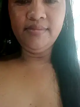 hotolivia34 online show from October 25, 2025, 12:07 am