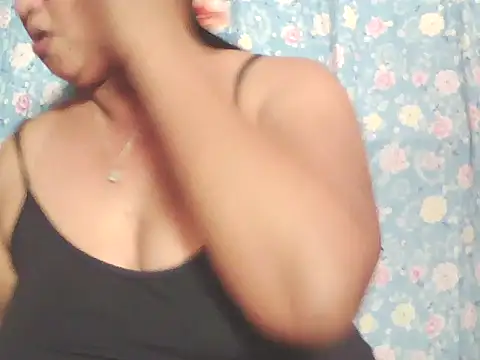 hotolivia34 online show from December 14, 2025, 12:10 pm