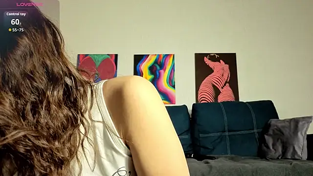 TrixiBell online show from November 18, 2025, 5:34 am