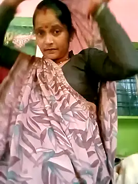 Snapshot of Cutreet chatting on December 14, 2025, 9:25 am Cutreet online show from December 14, 2025, 9:25 am