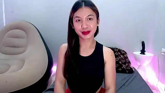 LucyApalla online show from September 25, 2025, 12:20 pm