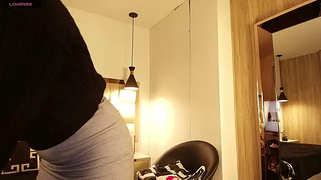 VidiaStons online show from March 6, 2026, 8:05 pm