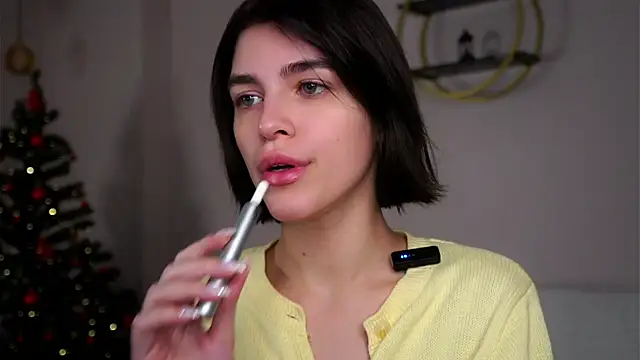 Snapshot of EleneButton chatting on January 7, 2026, 1:19 am EleneButton online show from January 7, 2026, 1:19 am