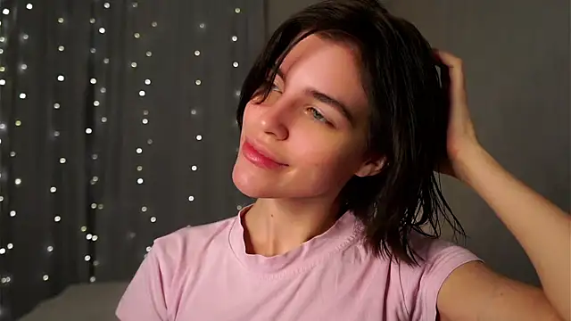 Snapshot of EleneButton chatting on January 9, 2026, 1:08 am EleneButton online show from January 9, 2026, 1:08 am