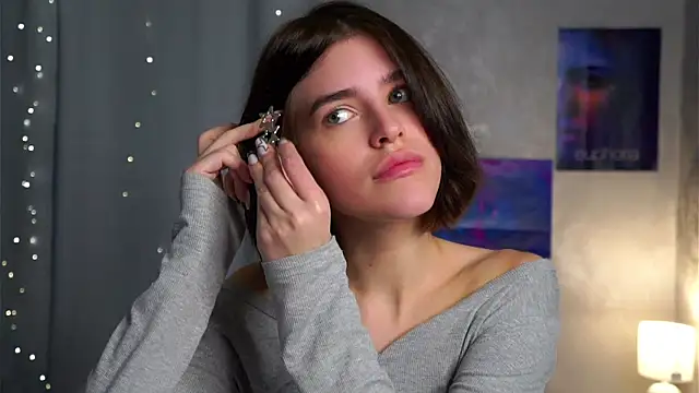 Snapshot of EleneButton chatting on February 8, 2026, 1:42 am EleneButton online show from February 8, 2026, 1:42 am