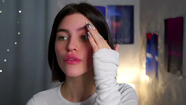 Snapshot of EleneButton chatting on February 13, 2026, 1:23 am EleneButton online show from February 13, 2026, 1:23 am