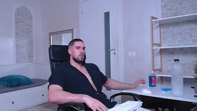 IvanHydee online show from September 12, 2025, 4:45 am