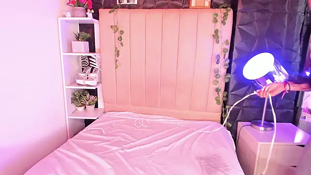 Snapshot of Bonnali_lune chatting on February 3, 2026, 7:52 pm Bonnali lune online show from February 3, 2026, 7:52 pm