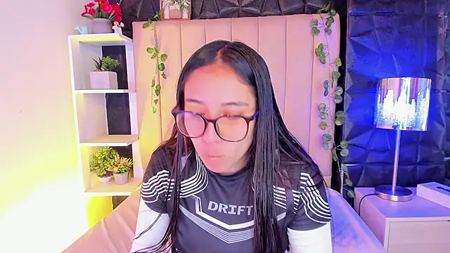 Snapshot of Bonnali_lune chatting on February 7, 2026, 7:39 pm Bonnali lune online show from February 7, 2026, 7:39 pm