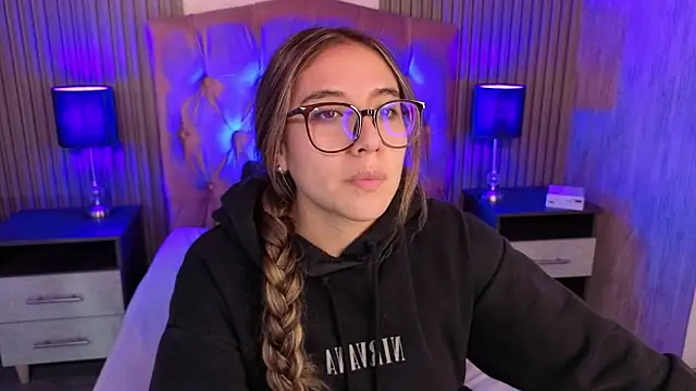 Snapshot of Bonnali_lune chatting on February 19, 2026, 7:32 pm Bonnali lune online show from February 19, 2026, 7:32 pm