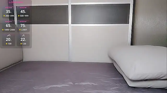 Snapshot of Coco--01 chatting on December 19, 2025, 12:17 am Coco--01 online show from December 19, 2025, 12:17 am