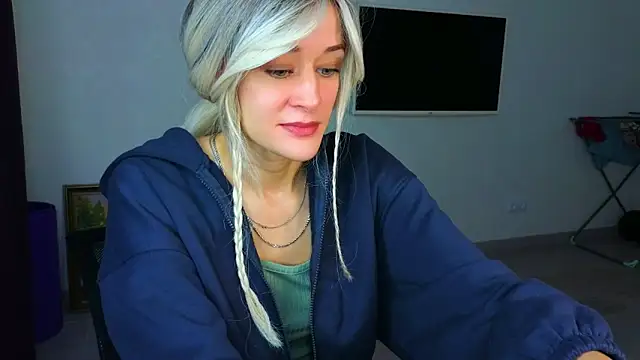 Snapshot of thief_of_hearts chatting on November 19, 2025, 10:32 pm thief of hearts online show from November 19, 2025, 10:32 pm