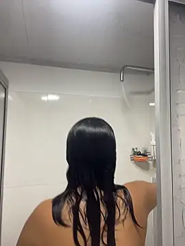 JuanitaMore01 online show from April 1, 2026, 9:34 pm