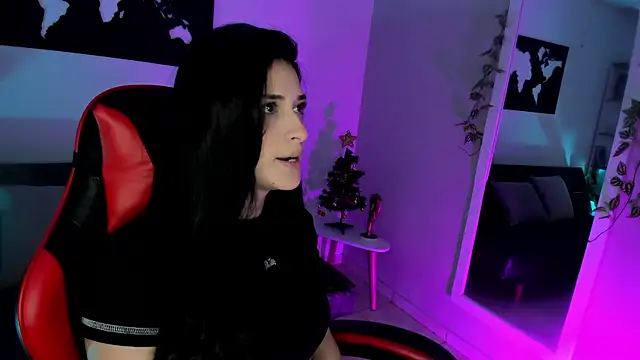 Snapshot of ZoeValencia1 chatting on December 17, 2025, 12:00 pm ZoeValencia1 online show from December 17, 2025, 12:00 pm