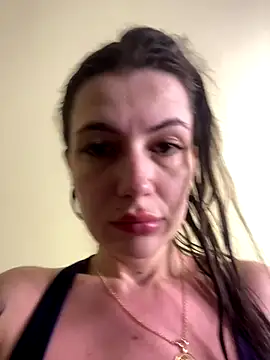 Snapshot of Cute_Erika chatting on December 14, 2025, 10:31 am Cute Erika online show from December 14, 2025, 10:31 am