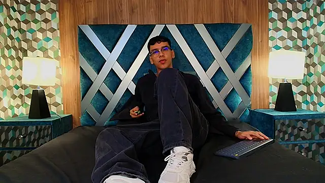 Aiden Royce online show from September 11, 2025, 5:18 am