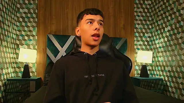 Aiden Royce online show from October 24, 2025, 5:37 am