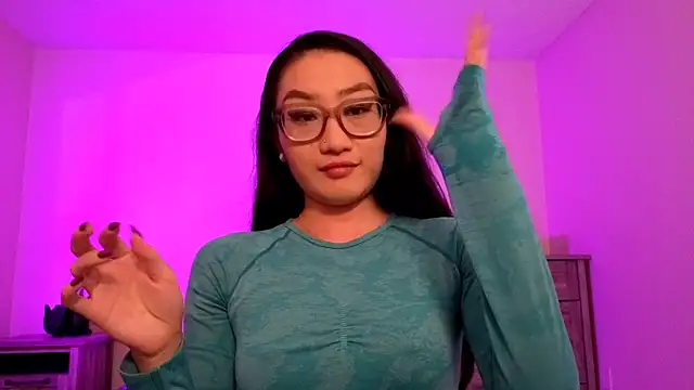 Aliciaz3 online show from October 5, 2025, 5:22 pm