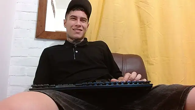 Snapshot of setthomas chatting on July 13, 2026, 11:29 pm setthomas online show from July 13, 2026, 11:29 pm