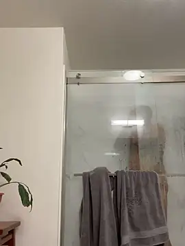 Snapshot of pnwzo chatting on October 19, 2025, 10:32 pm pnwzo online show from October 19, 2025, 10:32 pm