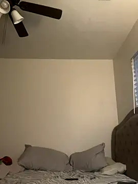 Snapshot of pnwzo chatting on December 19, 2025, 12:28 am pnwzo online show from December 19, 2025, 12:28 am