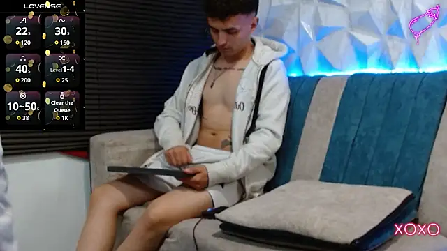 Isaac tan online show from November 18, 2025, 3:12 am