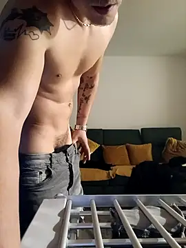 Snapshot of cameron334 chatting on October 27, 2025, 2:26 am cameron334 online show from October 27, 2025, 2:26 am