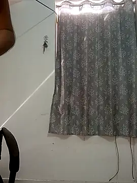 Snapshot of shrutee12 chatting on January 7, 2026, 5:43 am shrutee12 online show from January 7, 2026, 5:43 am