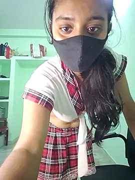 Snapshot of shrutee12 chatting on February 1, 2026, 5:33 pm shrutee12 online show from February 1, 2026, 5:33 pm