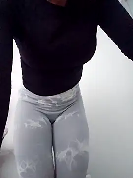 Snapshot of Miss_Pompitas23 chatting on October 15, 2025, 10:10 pm Miss Pompitas23 online show from October 15, 2025, 10:10 pm