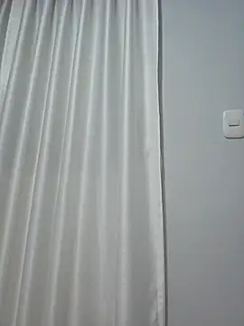 Snapshot of Miss_Pompitas23 chatting on December 5, 2025, 2:20 am Miss Pompitas23 online show from December 5, 2025, 2:20 am