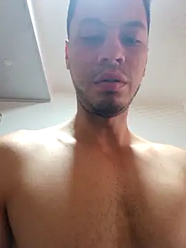 Snapshot of josrenyerz chatting on February 16, 2026, 12:56 pm josrenyerz online show from February 16, 2026, 12:56 pm