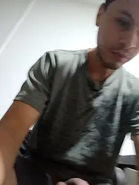 Snapshot of josrenyerz chatting on February 24, 2026, 3:37 am josrenyerz online show from February 24, 2026, 3:37 am