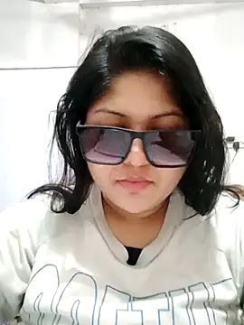 Snapshot of Nusrat-N chatting on December 15, 2025, 3:22 am Nusrat-N online show from December 15, 2025, 3:22 am