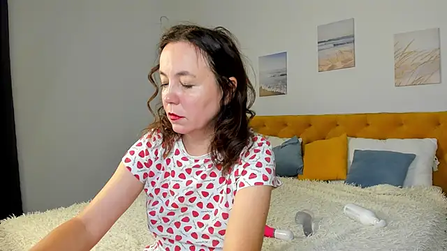 Snapshot of Kira_Adler chatting on October 12, 2025, 1:15 am Kira Adler online show from October 12, 2025, 1:15 am