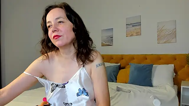 Snapshot of Kira_Adler chatting on October 14, 2025, 1:17 am Kira Adler online show from October 14, 2025, 1:17 am