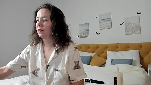 Snapshot of Kira_Adler chatting on October 28, 2025, 1:20 am Kira Adler online show from October 28, 2025, 1:20 am